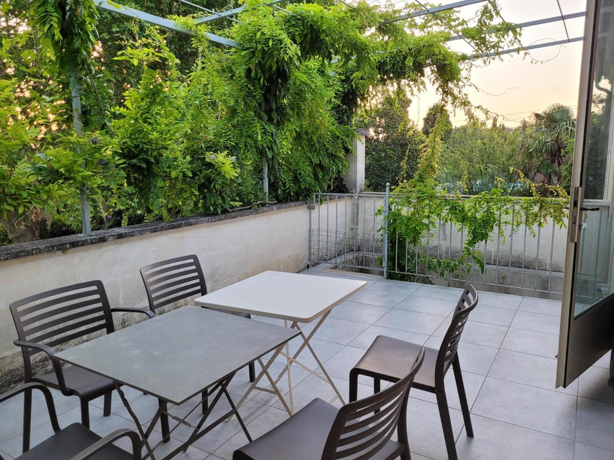 Appartement Cecile - Campagne Avec Piscine Commune - Eyragues 외부 사진